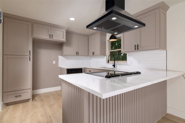 2004 York Drive, Edgecliff Village, TX 76134