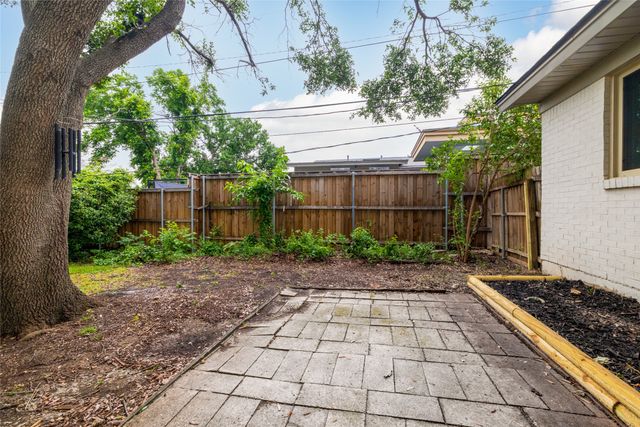 2004 York Drive, Edgecliff Village, TX 76134
