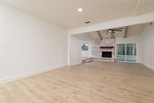2004 York Drive, Edgecliff Village, TX 76134