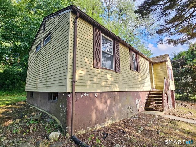 66 Chesterfield Avenue, Wolcott, CT 06716