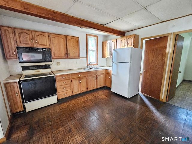 66 Chesterfield Avenue, Wolcott, CT 06716