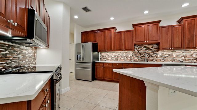 5323 90TH AVENUE CIRCLE E, Parrish, FL 34219