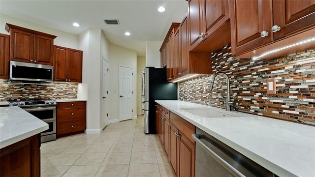 5323 90TH AVENUE CIRCLE E, Parrish, FL 34219