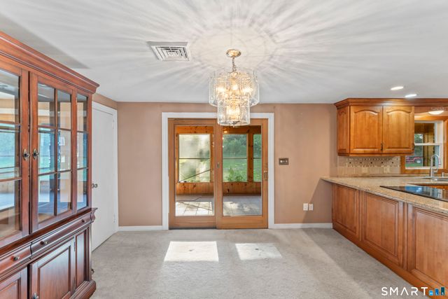 5 Harbor Ridge Road, Danbury, CT 06811