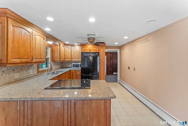 5 Harbor Ridge Road, Danbury, CT 06811