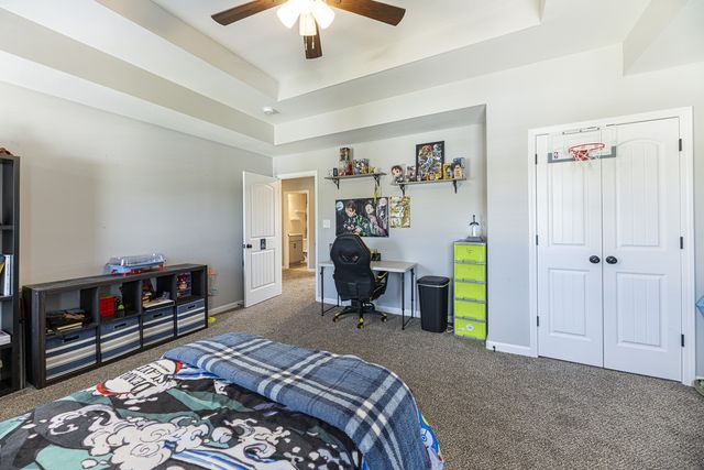 305 Winter Terrace Ln, Clarksville, TN 37040