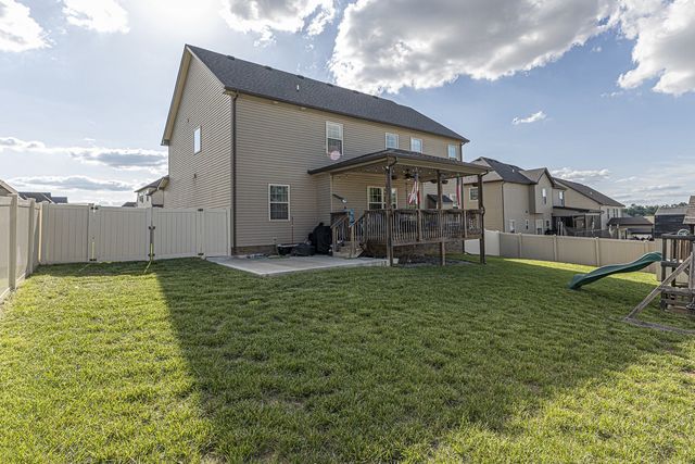 305 Winter Terrace Ln, Clarksville, TN 37040