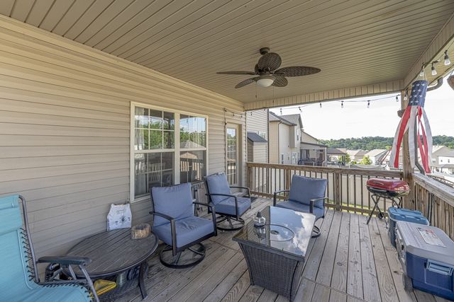 305 Winter Terrace Ln, Clarksville, TN 37040