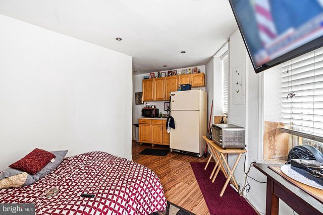 1301 W MOYAMENSING AVE, Philadelphia, PA 19148