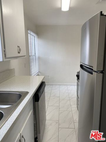 10438 Santa Monica Boulevard 8, Los Angeles, CA 90025