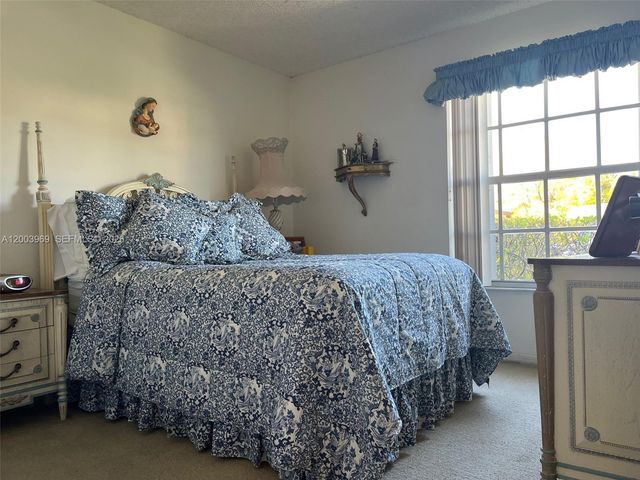 6061 SW 128th Ct, Miami, FL 33183