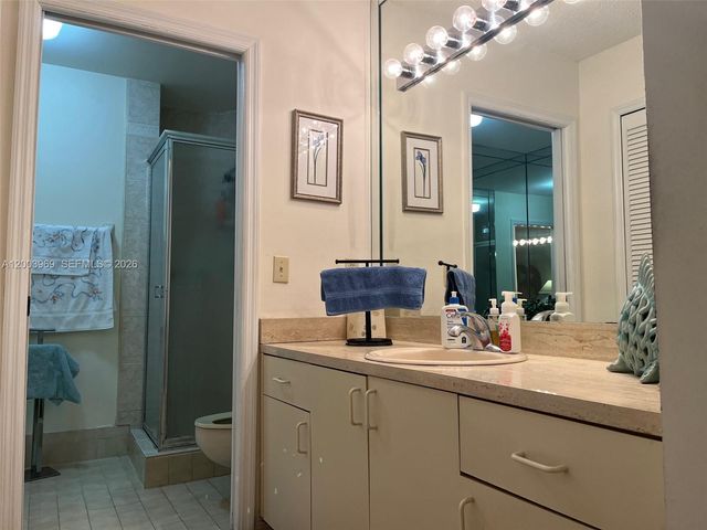 6061 SW 128th Ct, Miami, FL 33183