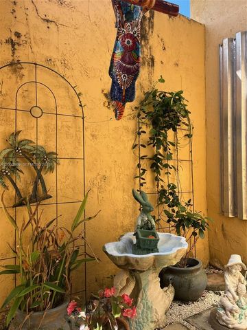 6061 SW 128th Ct, Miami, FL 33183