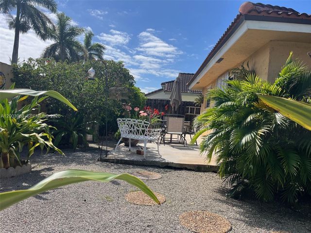 6061 SW 128th Ct, Miami, FL 33183