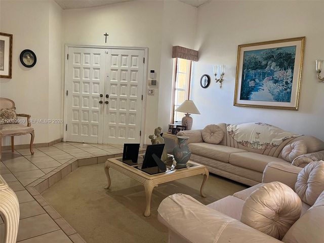 6061 SW 128th Ct, Miami, FL 33183