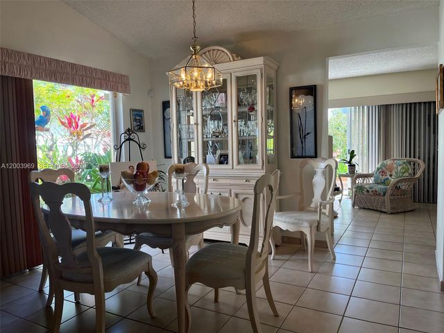 6061 SW 128th Ct, Miami, FL 33183