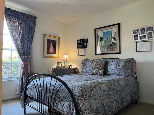 6061 SW 128th Ct, Miami, FL 33183