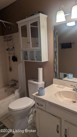 151 Gardiner Lake Rd, Louisville, KY 40205
