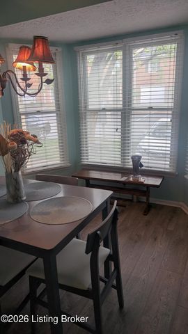 151 Gardiner Lake Rd, Louisville, KY 40205
