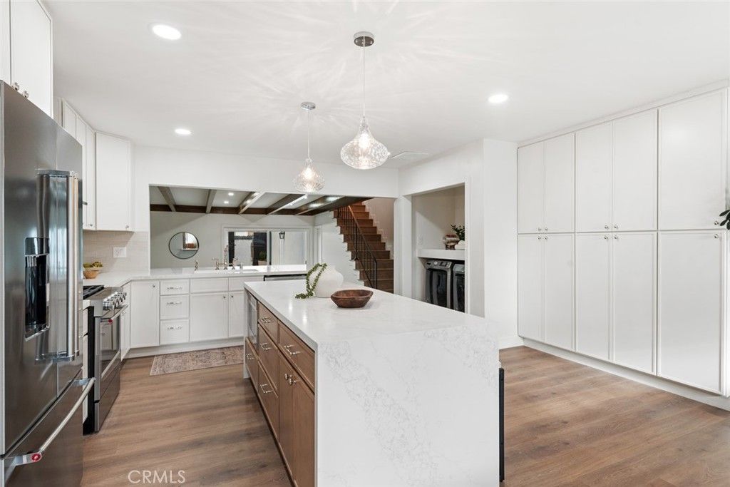 Image 10 of property listing at 2271 Mira Mar, Long Beach, CA 90815