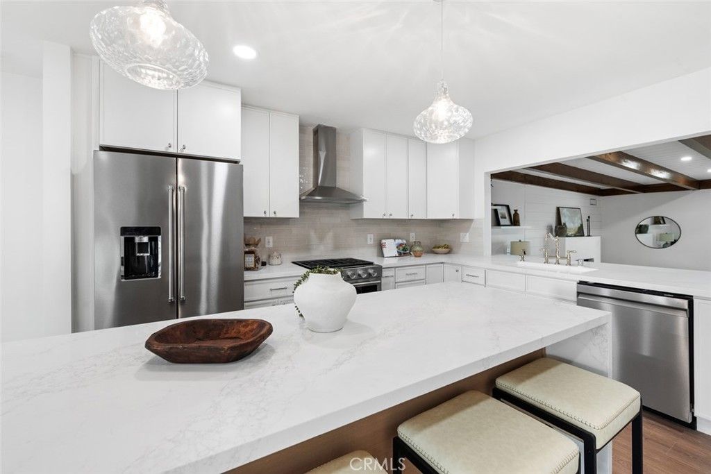 Image 12 of property listing at 2271 Mira Mar, Long Beach, CA 90815