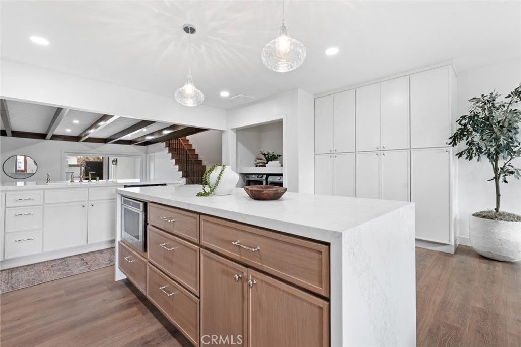 Image 14 of property listing at 2271 Mira Mar, Long Beach, CA 90815