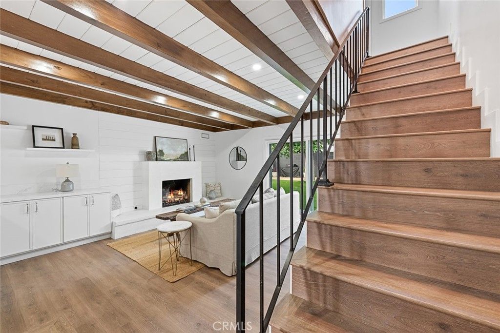 Image 20 of property listing at 2271 Mira Mar, Long Beach, CA 90815