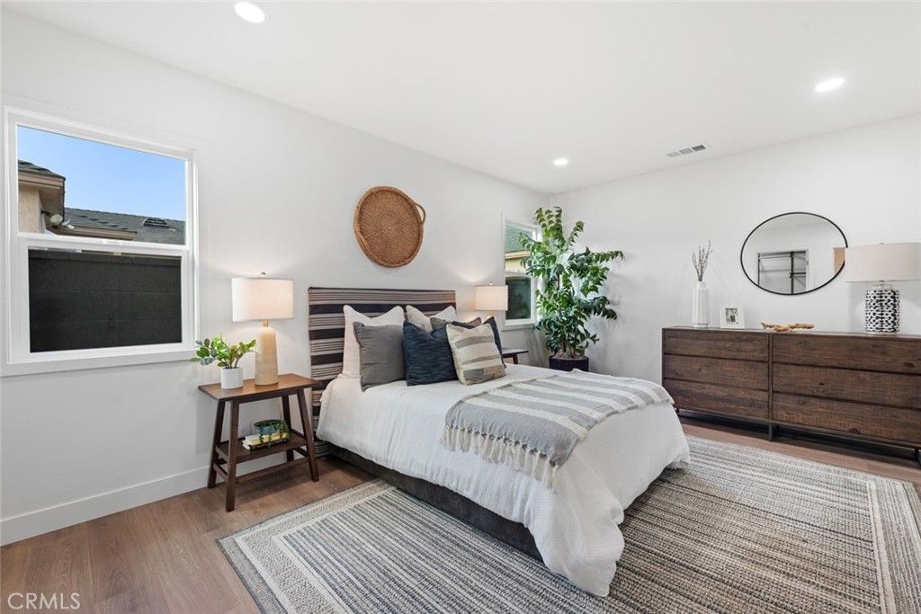 Image 27 of property listing at 2271 Mira Mar, Long Beach, CA 90815