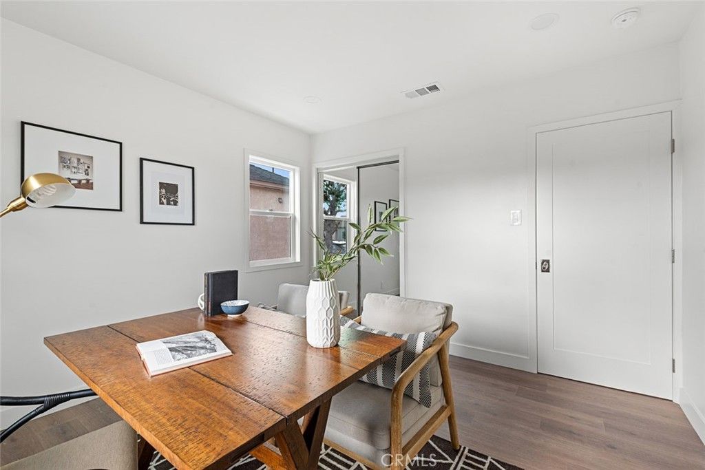 Image 30 of property listing at 2271 Mira Mar, Long Beach, CA 90815