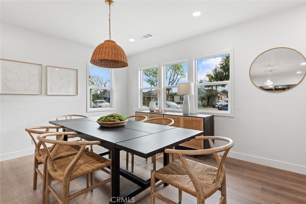 Image 8 of property listing at 2271 Mira Mar, Long Beach, CA 90815