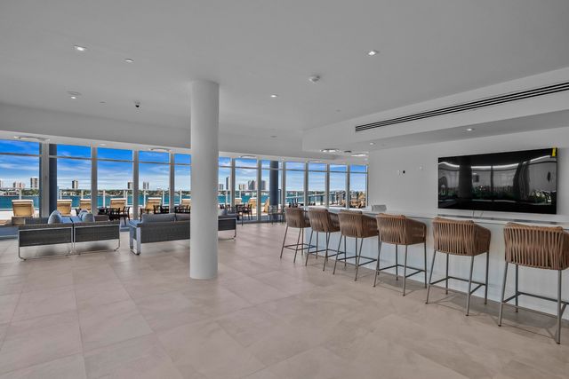 220 Lake Shore Drive 1913, Lake Park, FL 33403