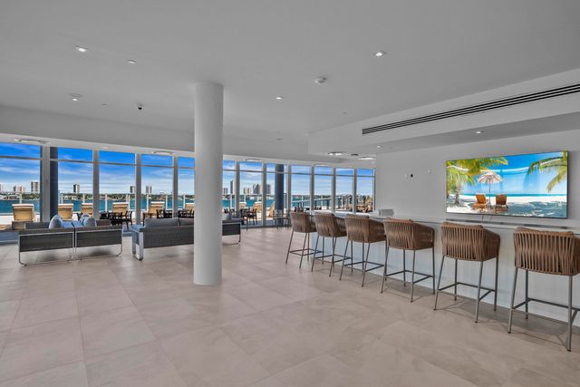 220 Lake Shore Drive 1913, Lake Park, FL 33403