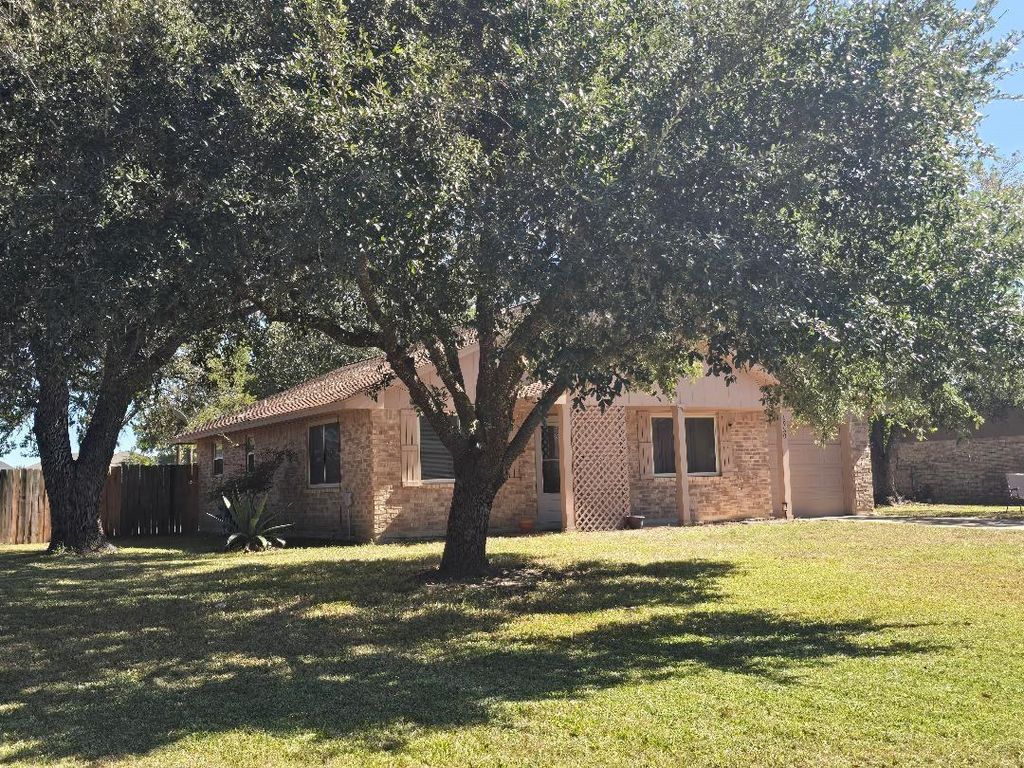1930 5th Street, Hempstead, TX 77445