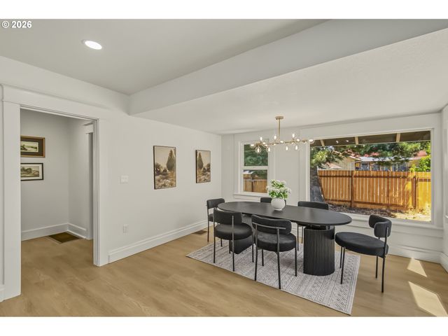 9131 N LOMBARD St, Portland, OR 97203