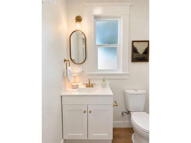 9131 N LOMBARD St, Portland, OR 97203