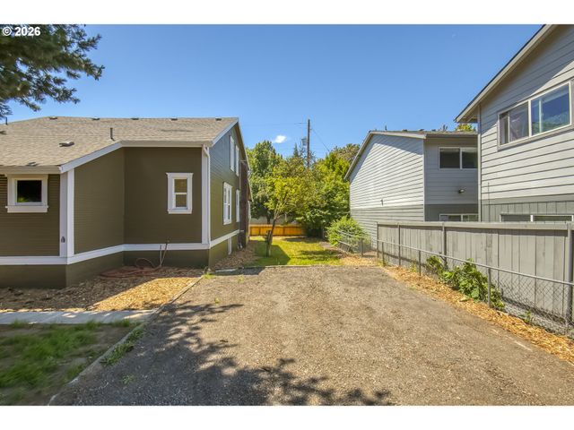 9131 N LOMBARD St, Portland, OR 97203