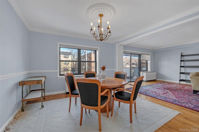 20 Canterbury Road 2C, Great Neck, NY 11021