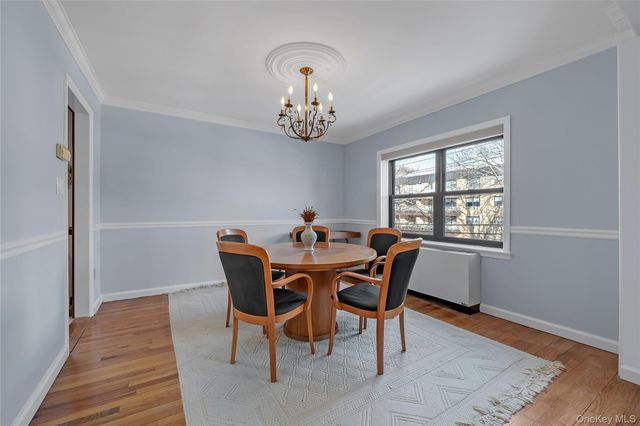 20 Canterbury Road 2C, Great Neck, NY 11021