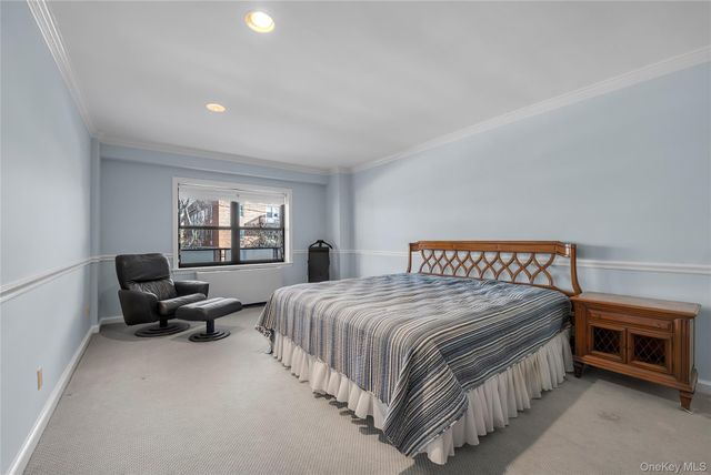 20 Canterbury Road 2C, Great Neck, NY 11021