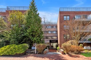 20 Canterbury Road 2C, Great Neck, NY 11021