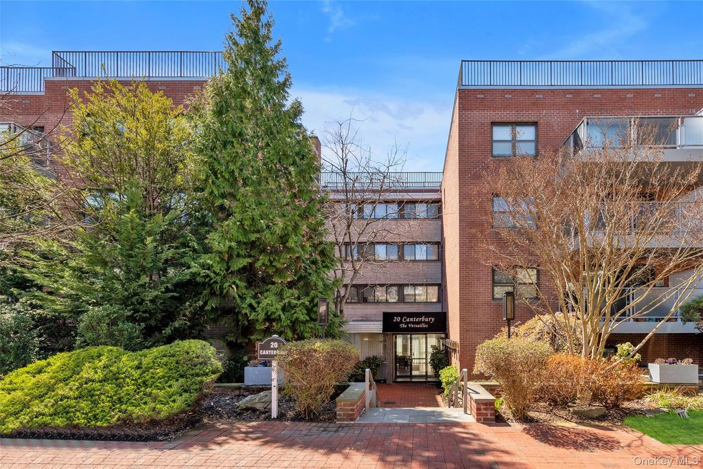 20 Canterbury Road 2C, Great Neck, NY 11021