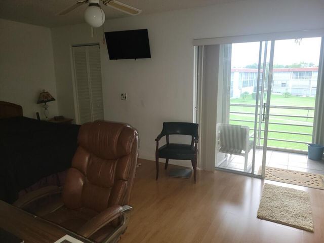 3300 Springdale Boulevard 306, Palm Springs, FL 33461