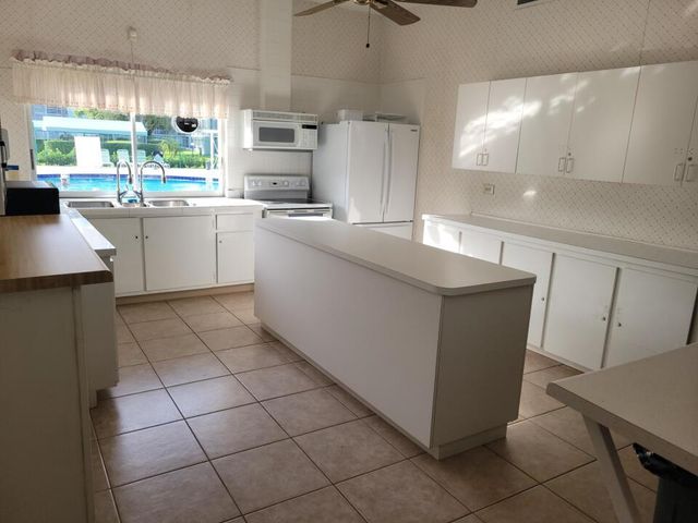 3300 Springdale Boulevard 306, Palm Springs, FL 33461