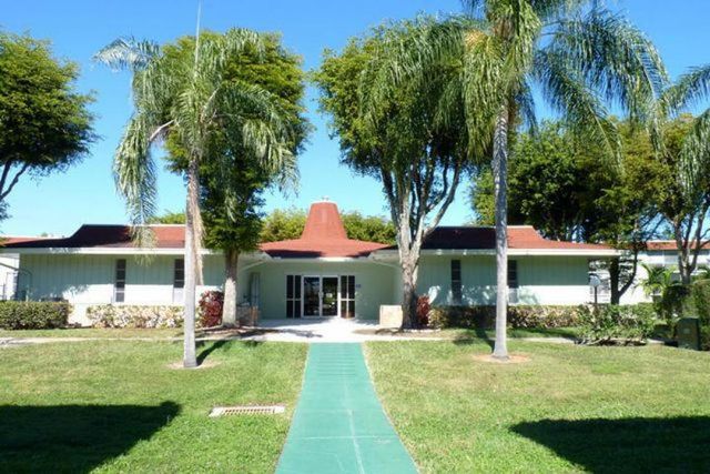 3300 Springdale Boulevard 306, Palm Springs, FL 33461