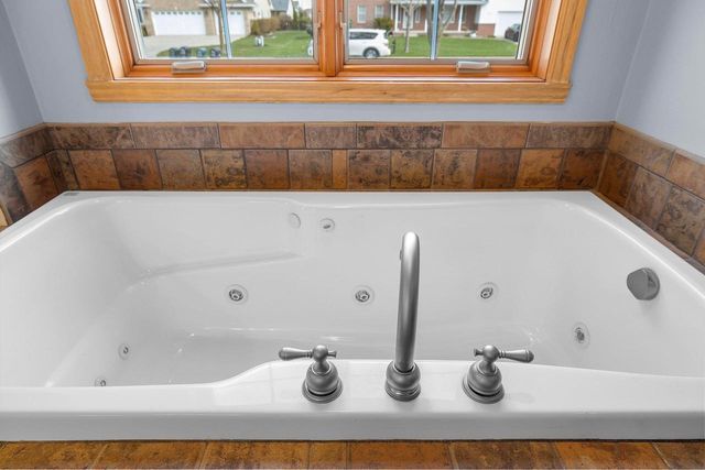 3128 WARM SPRINGS DRIVE, Green Bay, WI 54311
