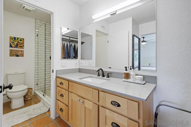 6475 Canyon Vista Ct, San Diego, CA 92111