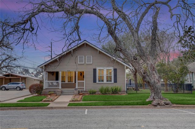 206 Brooks Street, Sugar Land, TX 77478