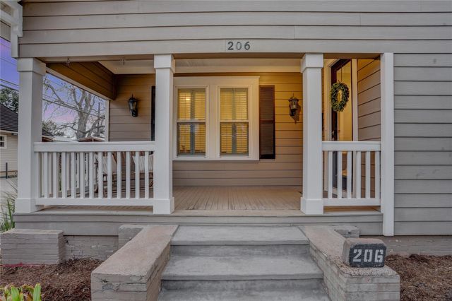 206 Brooks Street, Sugar Land, TX 77478