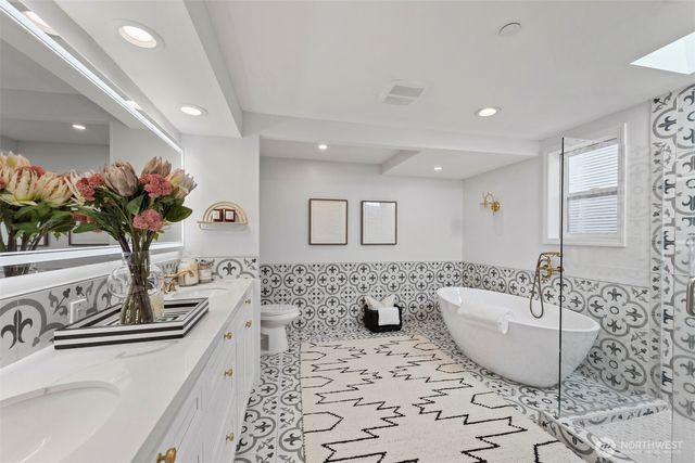 9223 128th Avenue NE, Kirkland, WA 98033