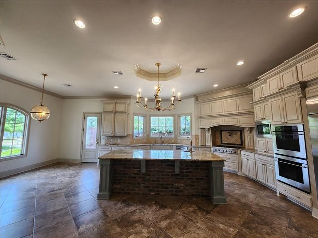 4708 CHRISTOPHER Place, Alexandria, LA 71303